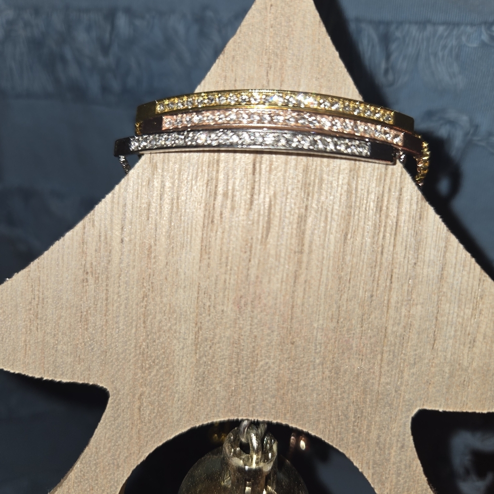 Bracelets - Picture 9 of 9